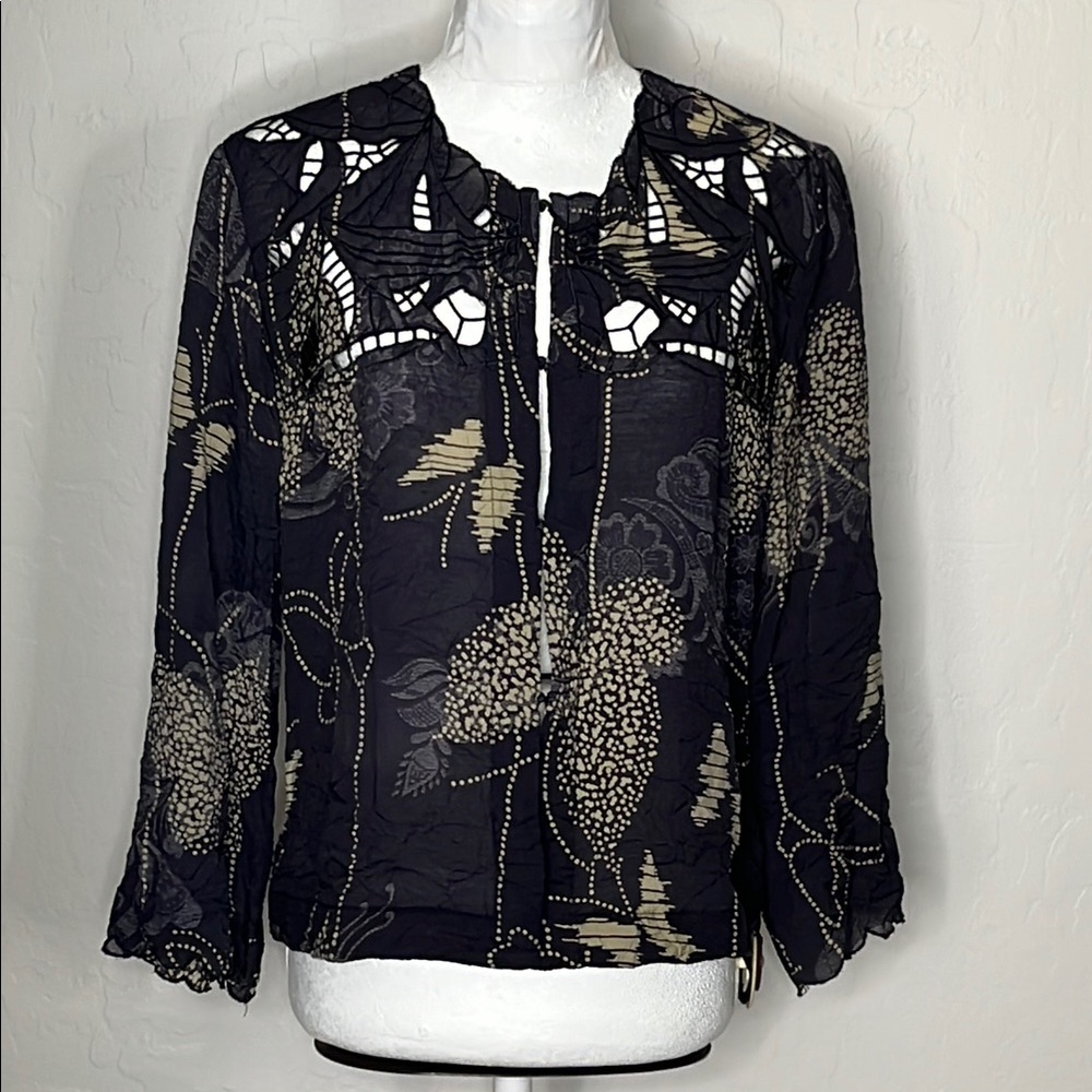 CITRON Elegant Black and Cream Women's Top